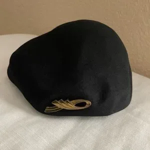 Dobbs Mayfair Circa 1920  women’s French style beret with brass accent How to Wear a Beret With Vintage Outfits • The Dapper Dahlia main image 3